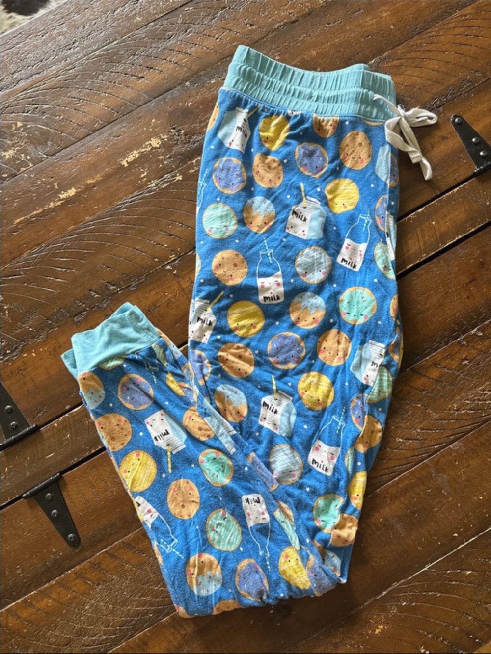 Women’s little sleepies jogger pants milk and cookies print size small